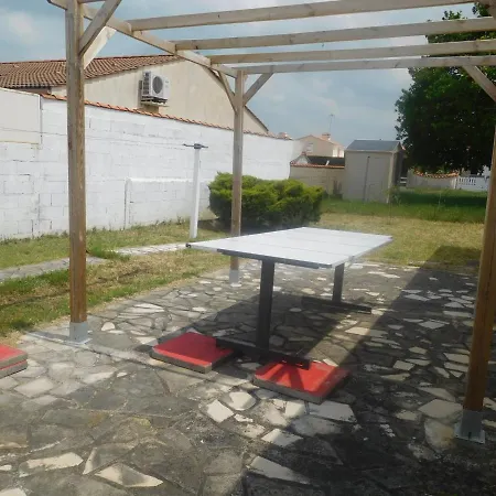 Maison L'aiguillon-sur-mer, 5 Pieces, 5 Personnes - Fr-1-476-146 Holiday home L'Aiguillon-sur-Mer
